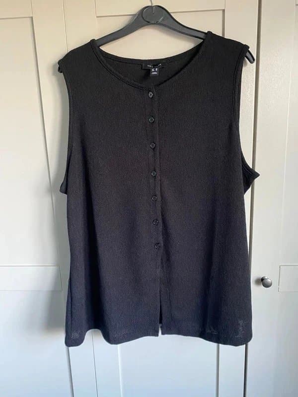 New Look New Look women’s black waistcoat, size 18