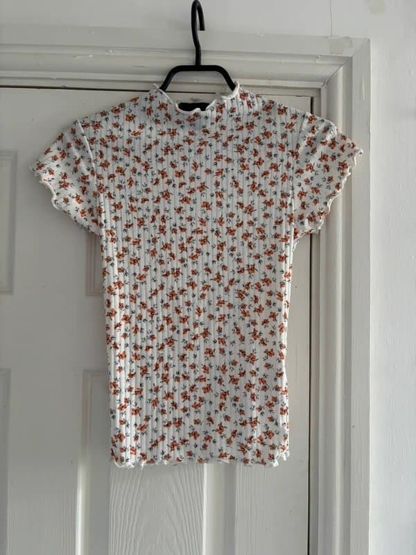 New Look New Look floral ribbed stretchy top