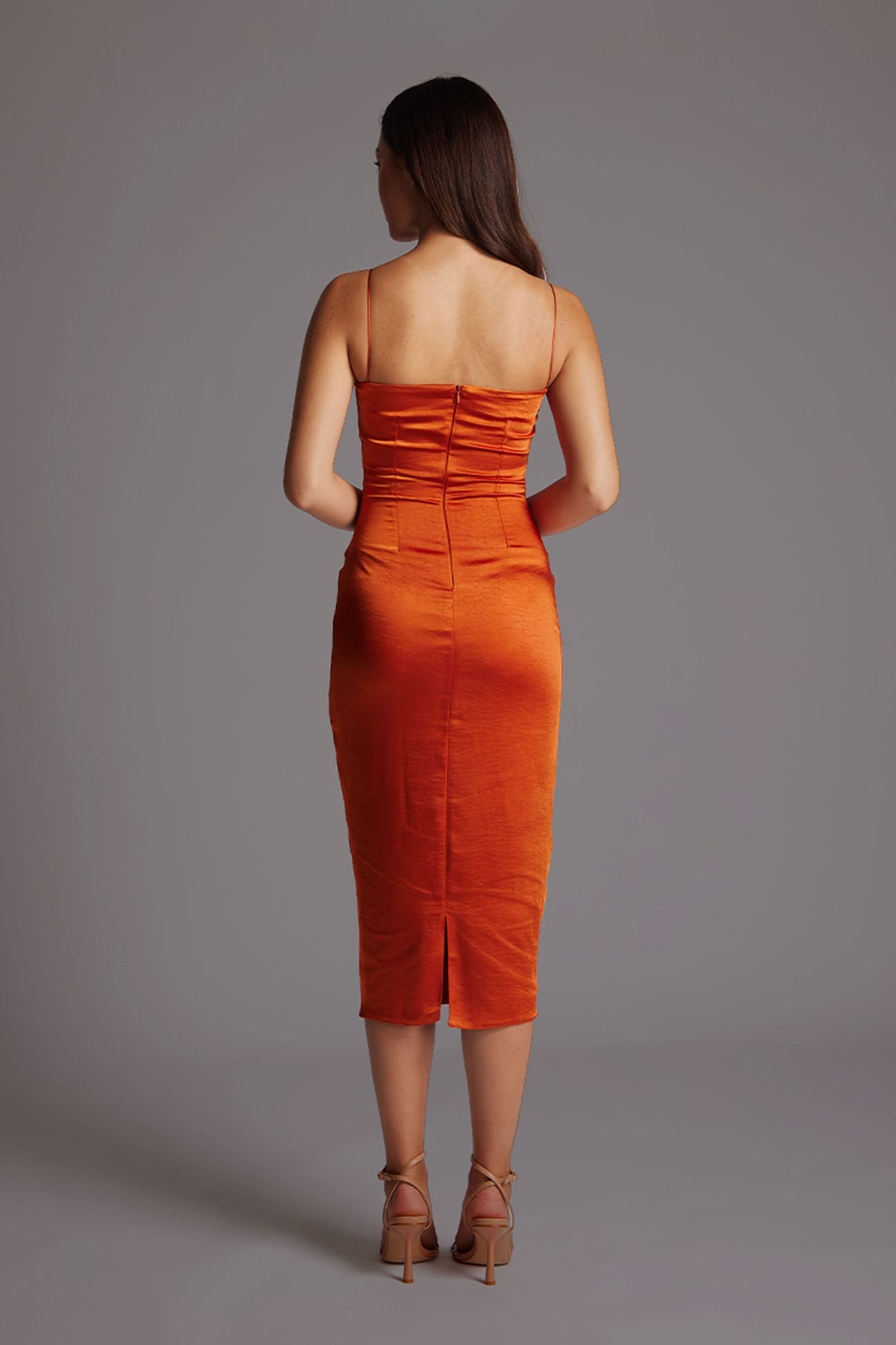 Vesper Vesper Women's Sweetheart Neckline Ruched Bust Satin Midaxi Dress in Rust in Burnt Orange - 4