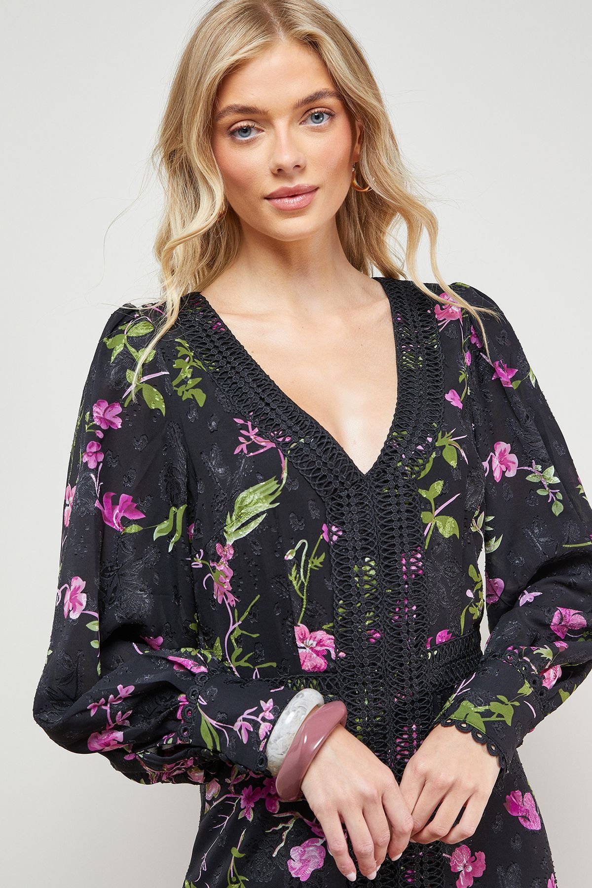 Oasis Oasis Women's Printed Lace Trim Detail High Low Hem Midi Dress in Black - 3