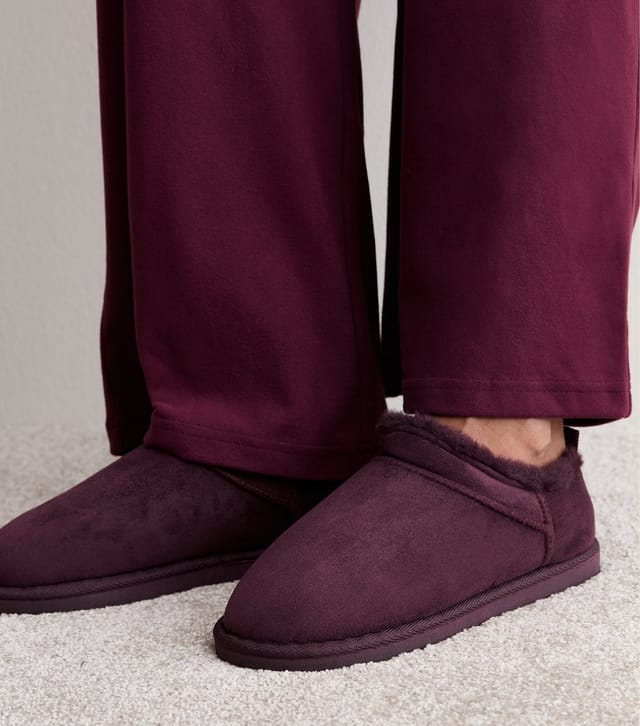 New Look Women's Dark Burgundy Faux Suede Low Boot Slippers New Look - 2