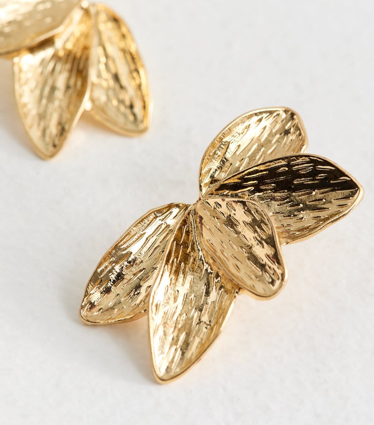 New Look Gold Tone Textured Petal Earrings New Look - 4
