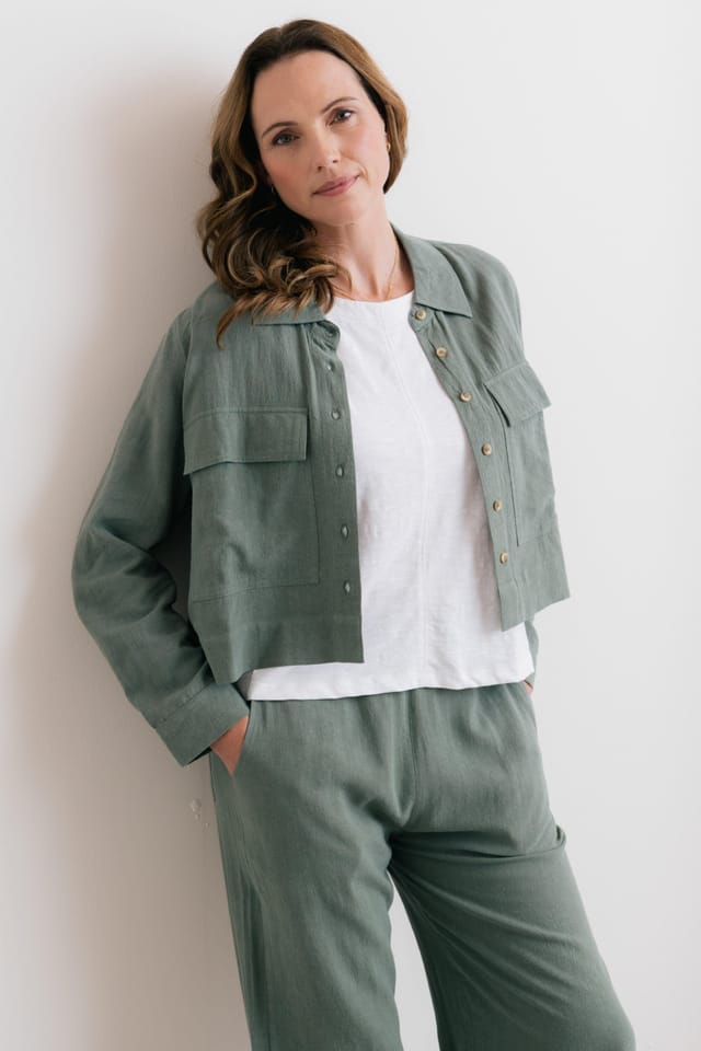 Lily & Me Lily & Me Women's Grasslands Linen Blend Jacket in Green - 2