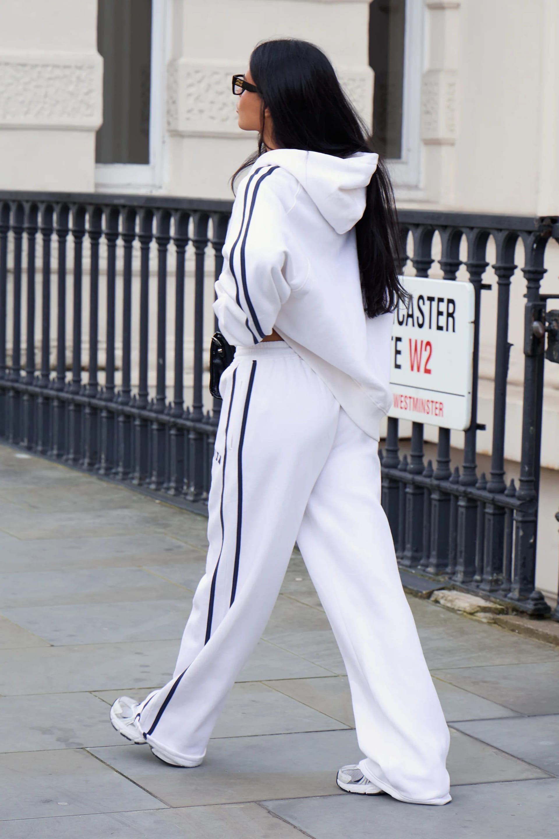 Kaiia Kaiia Sport Side Stripe Wide Leg Joggers Cream & Navy - 4