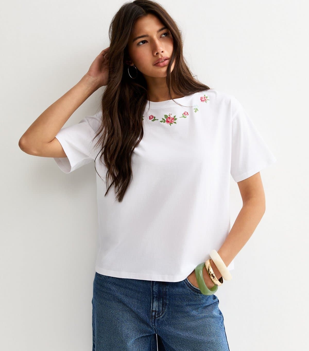 New Look Women's White Floral Cross Stitch Embroidered Boxy T-Shirt New Look