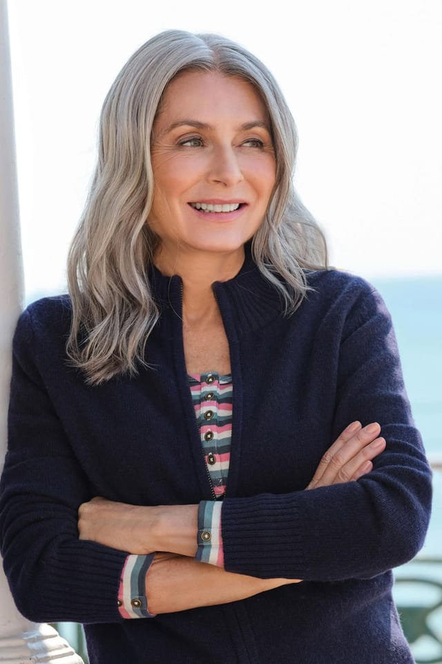 WoolOvers WoolOvers Women's Lambswool Zip Thru Cardigan in Dark Navy - 2