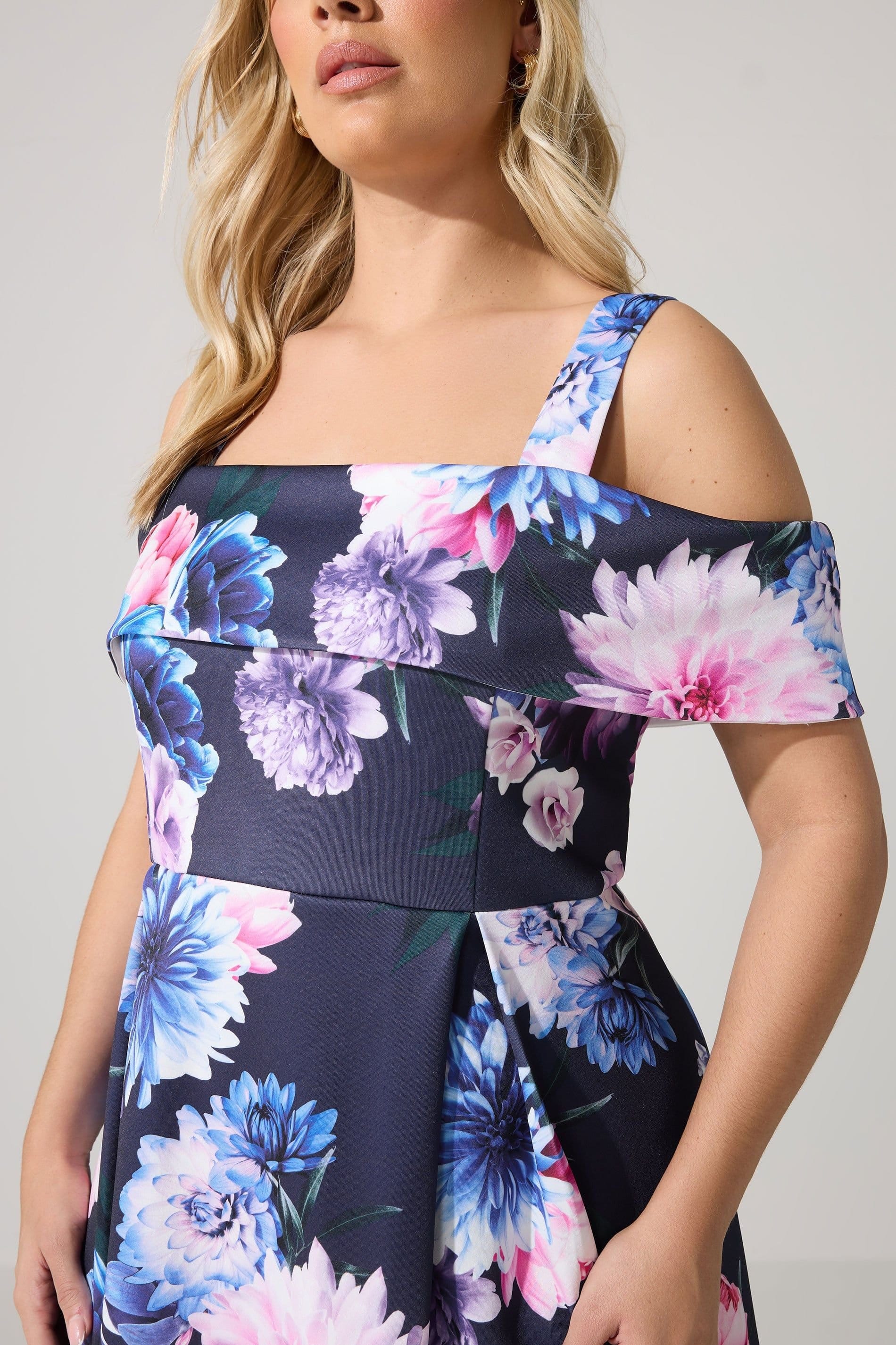 Yours Yours Women's Cold Shoulder Floral Skater Dress in Dark Navy - 4