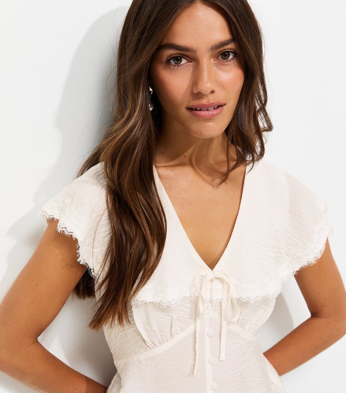 New Look Women's Petite Cream Crinkle Texture Faux Button Lace Cape Blouse New Look