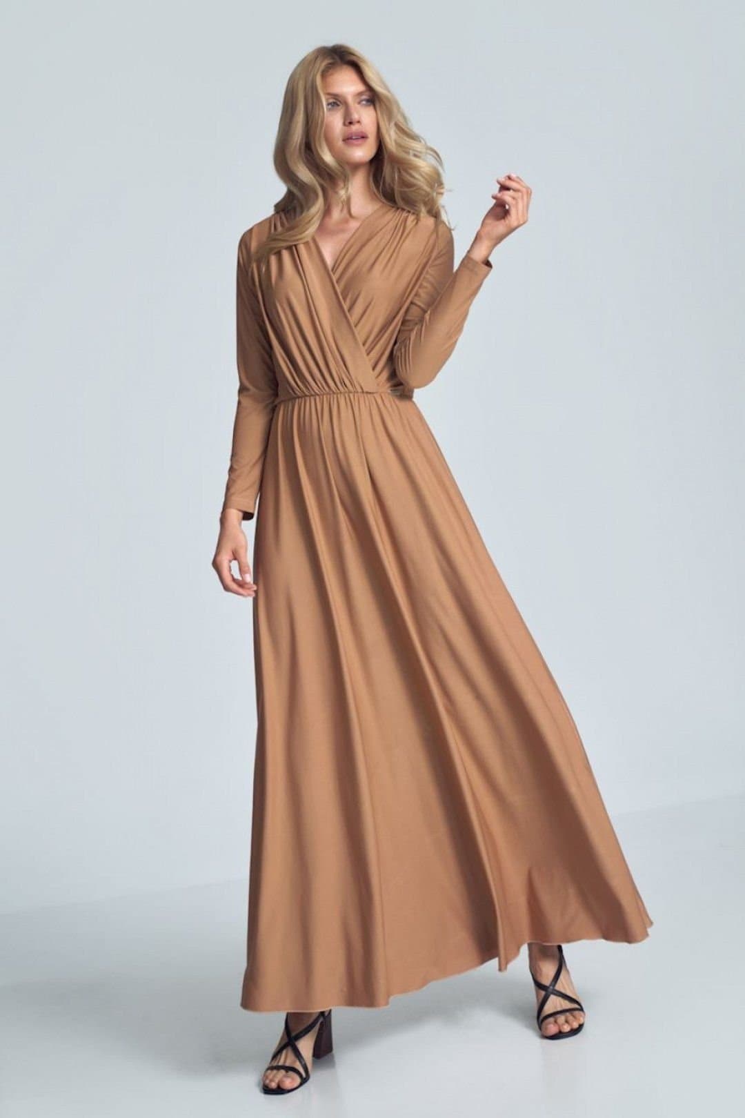 Love Lace Love Lace Women's Beige Long Sleeve Maxi Wrap Pleated Dress in Camel
