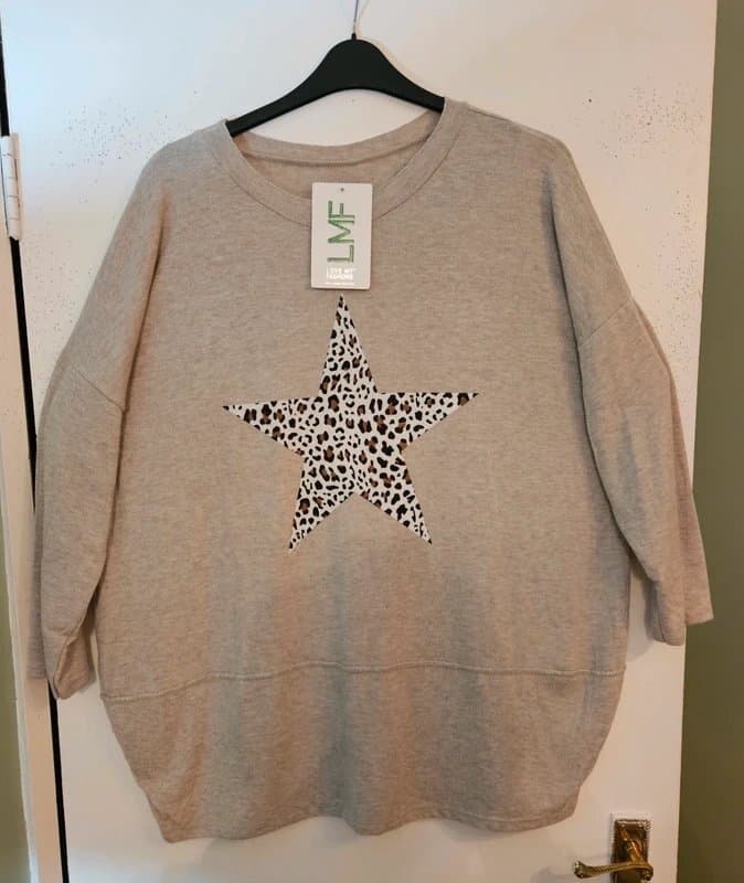 Love My Fashions Selling new ladies beige & leopard print star soft jumper size 20/22/24