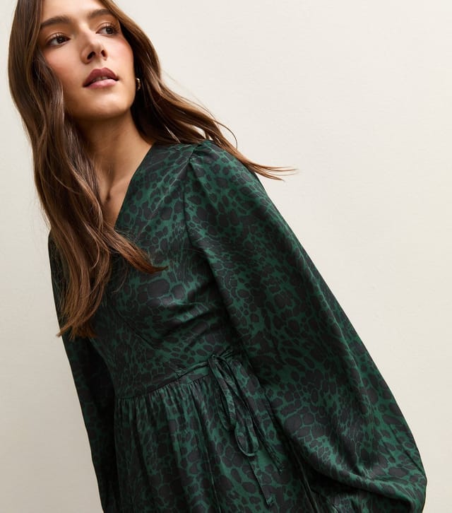 New Look Women's Dark Green Speckled Print Crepe Wrap Midi Dress New Look - 2