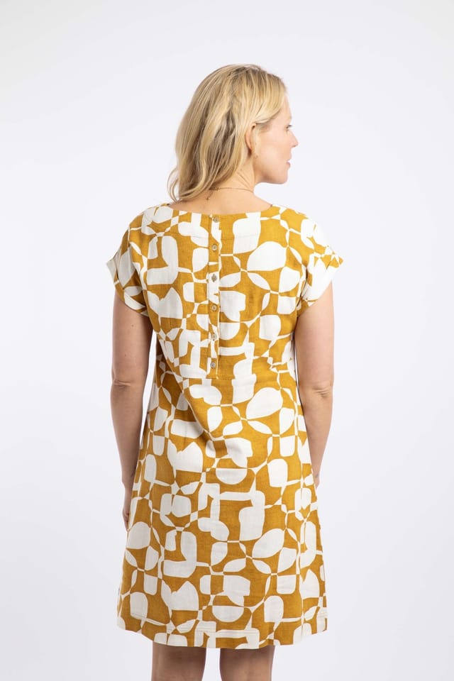 Weird Fish Weird Fish Women's Orlando Printed Linen Rich Shift Dress in Gold - 3