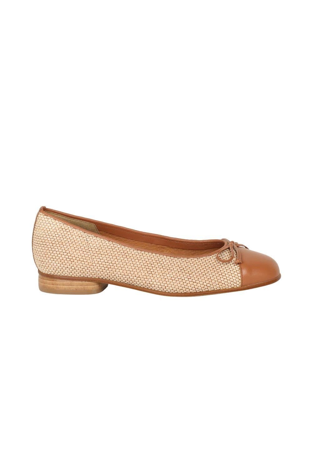 Gabor Gabor Women's Dulford Ballet Pumps in Natural