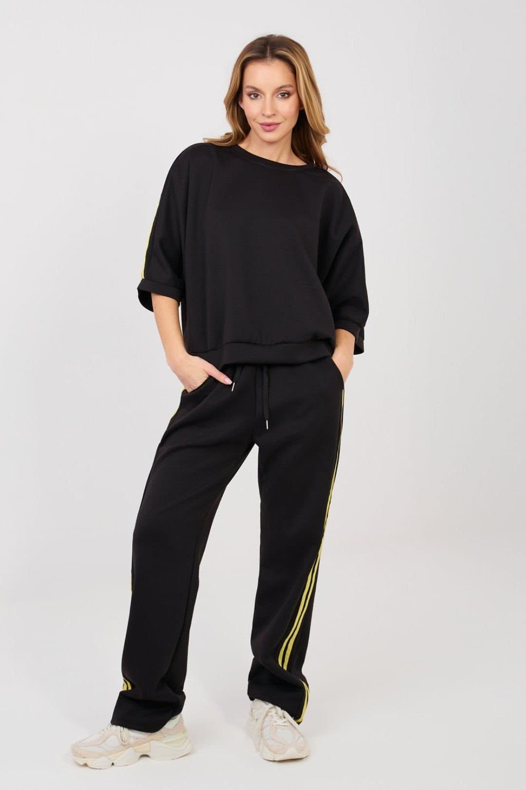 Love Lace Love Lace Women's Buttery Stripe Tracksuit Set Sweatshirt Pants in Black