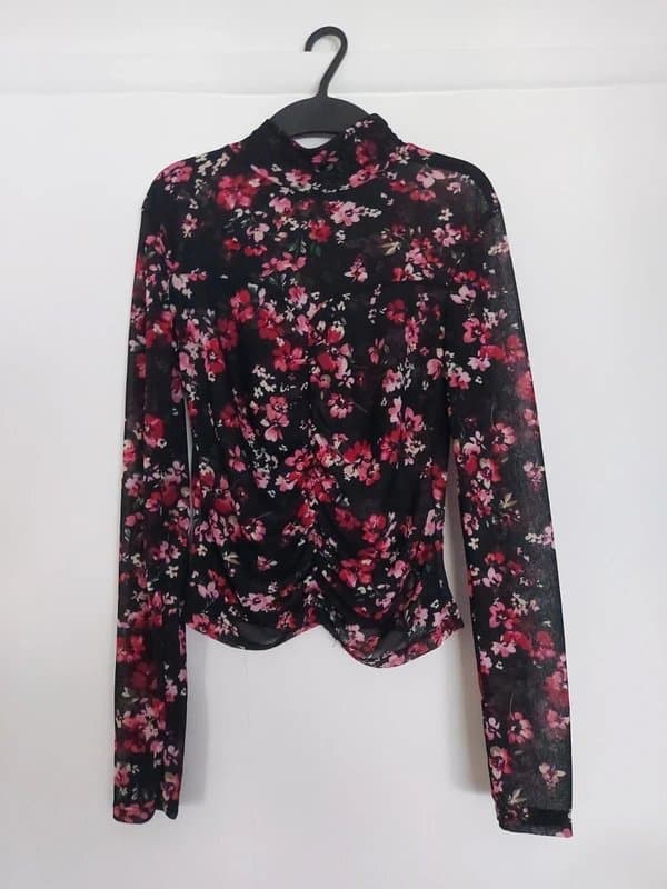 Bershka Beautiful flowery mesh top