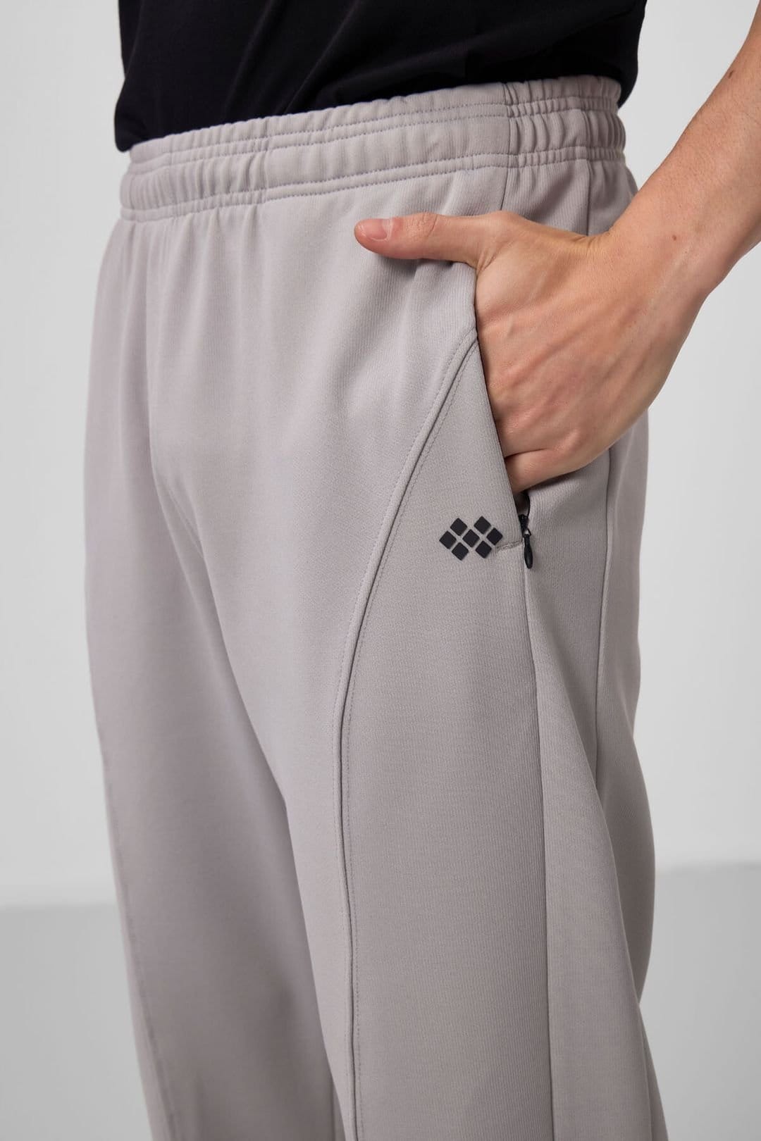 Tommy Life Tommy Life Men's Color-Blocked Palazzo Pants in Light Grey - 4