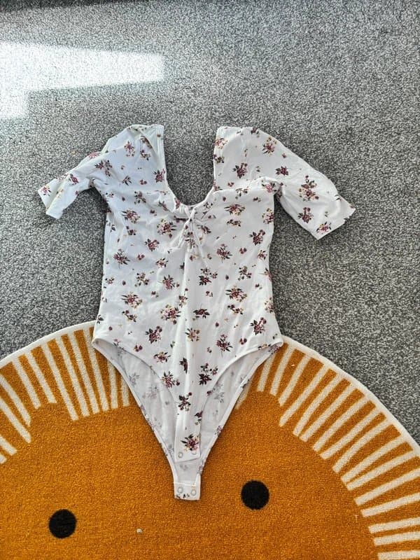 Bershka White floral body suit size M