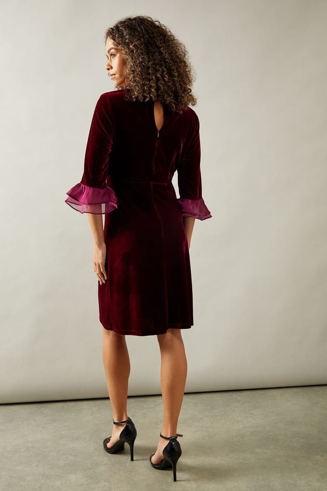 Wallis Wallis Women's Occasion Velvet Pleated Cuff Mini Dress in Wine - 3