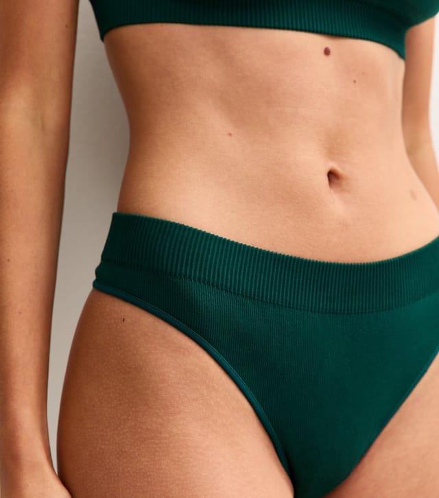 New Look Women's Dark Green Ribbed Seamless Thong New Look - 2