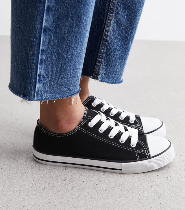 New Look Women's Wide Fit Black Canvas Lace Up Trainers New Look - 2