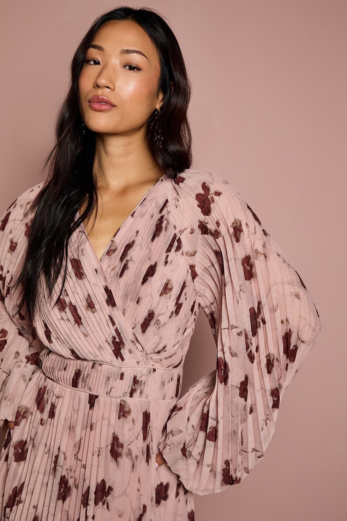 Coast Coast Women's Long Sleeve Chiffon Pleated Wrap Midi Dress in Blush - 4