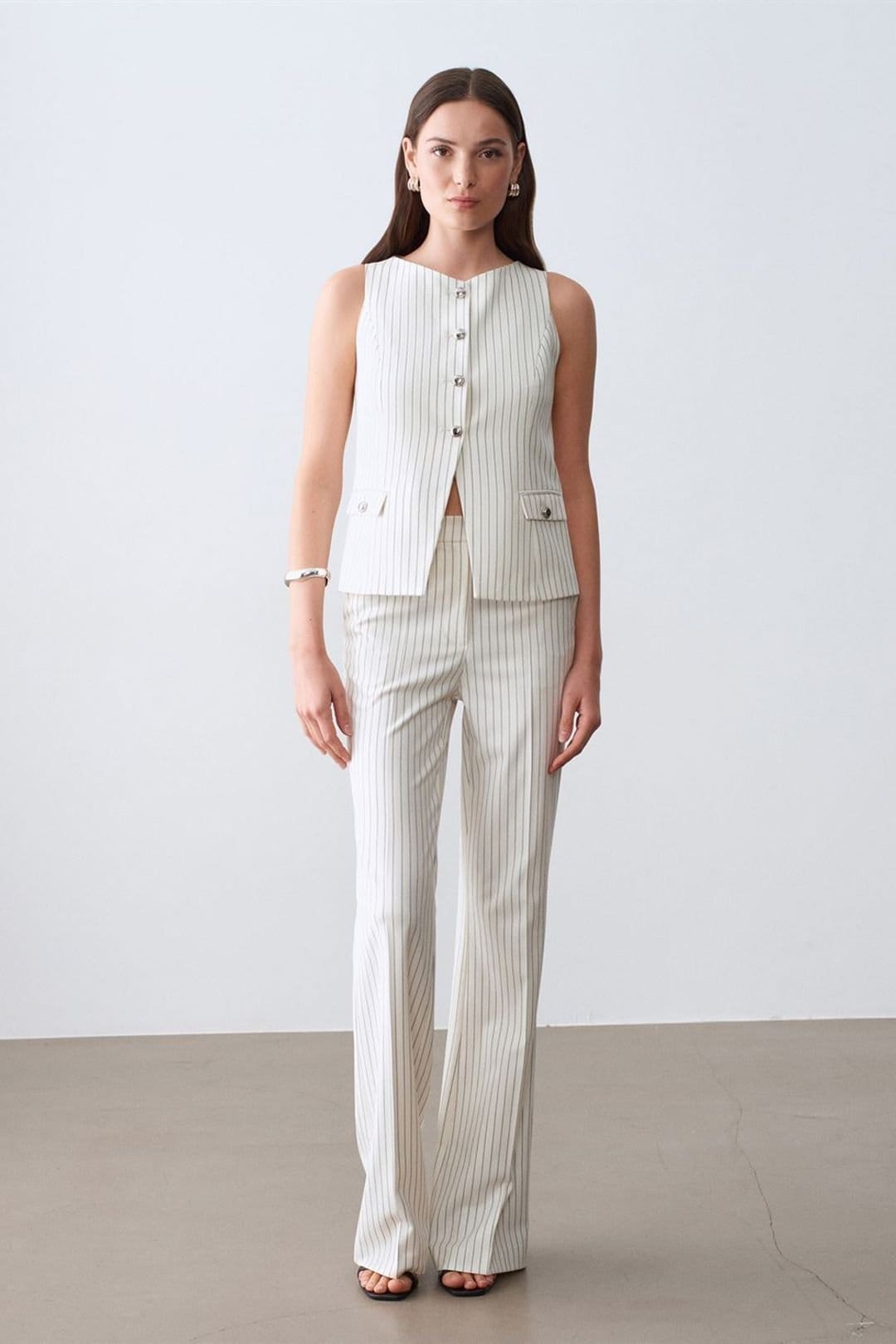Dilvin Dilvin Women's Women's Mid-Waist Wide-Leg Striped Trousers in Off-White - 4