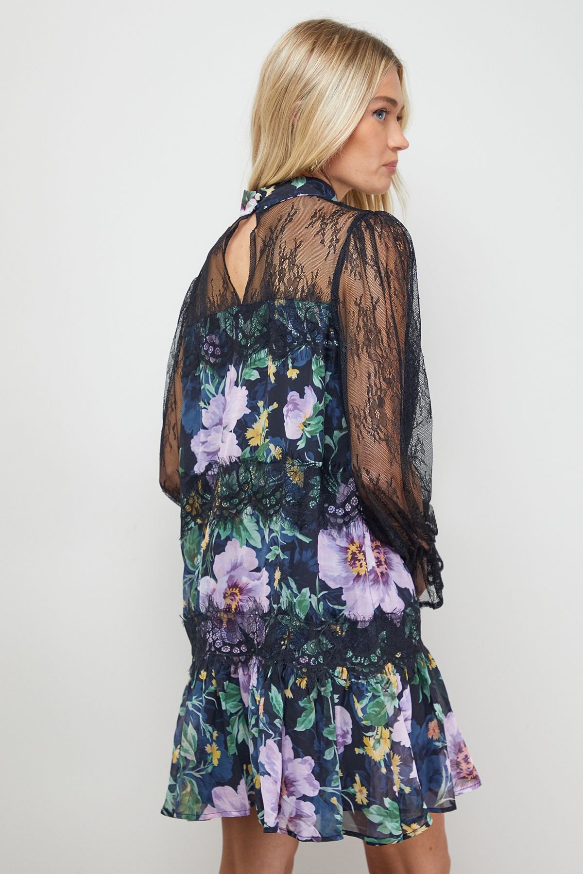 Oasis Oasis Women's Printed Lace Tiered High Neck Balloon Sleeve Mini Dress in Floral - 3