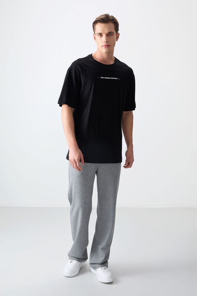 Tommy Life Tommy Life Men's Oversized Cotton Printed T-Shirt in Black - 2