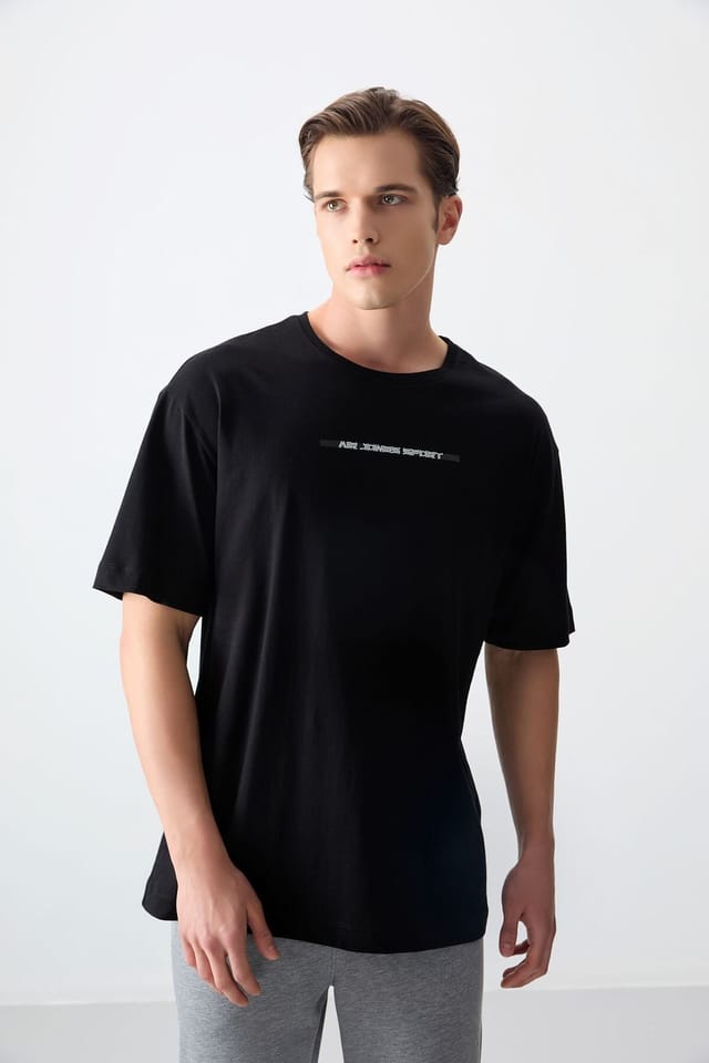 Tommy Life Tommy Life Men's Oversized Cotton Printed T-Shirt in Black - 3