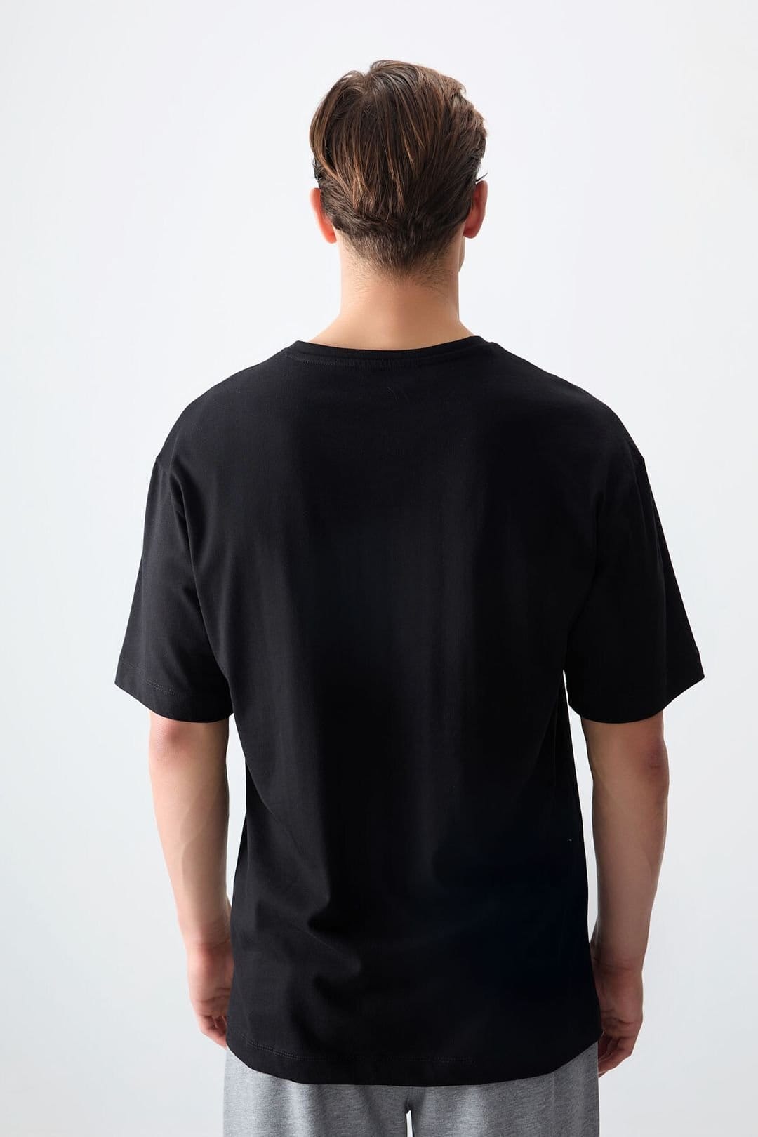 Tommy Life Tommy Life Men's Oversized Cotton Printed T-Shirt in Black - 4