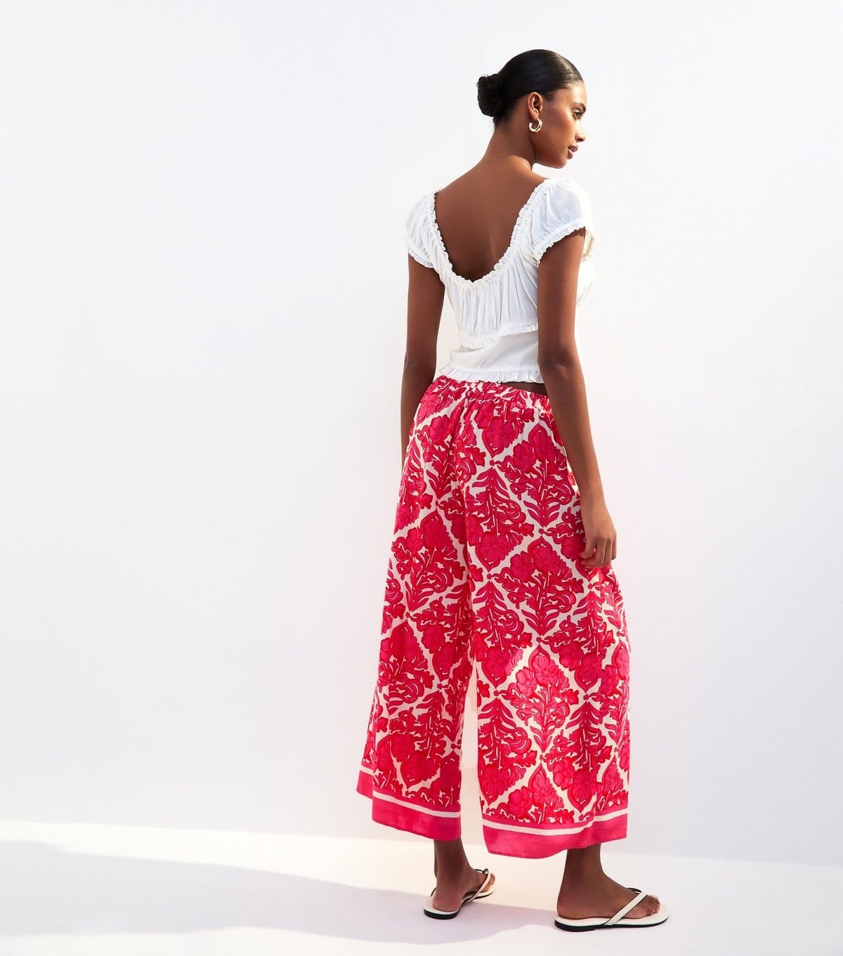 New Look Women's Pink Floral Border Print Crop Trousers New Look - 4