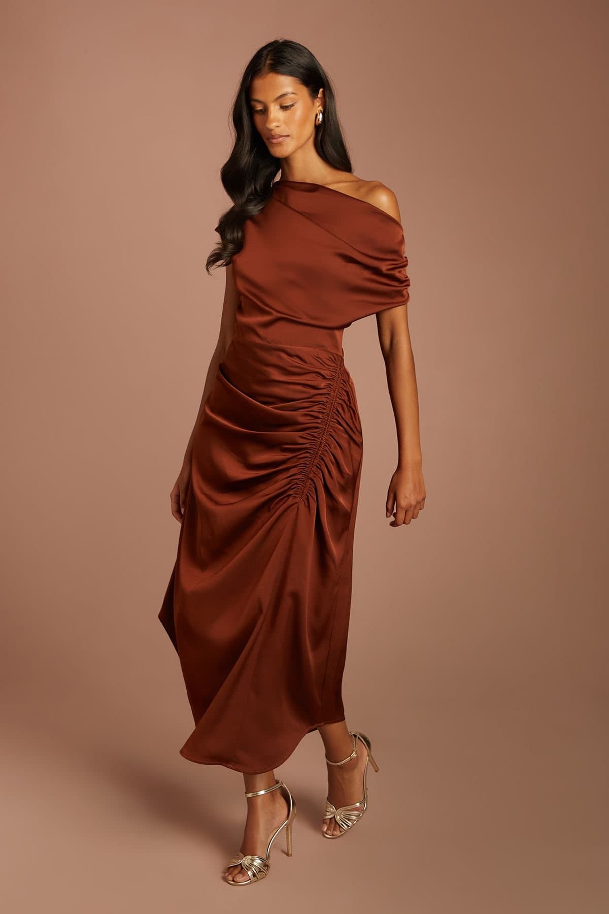 Coast Coast Women's Petite Satin Ruched One Shoulder Asymmetric Hem Midi Dress in Chocolate