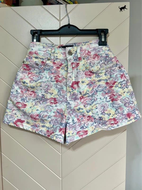 ASOS ASOS Floral Shorts Size 8
