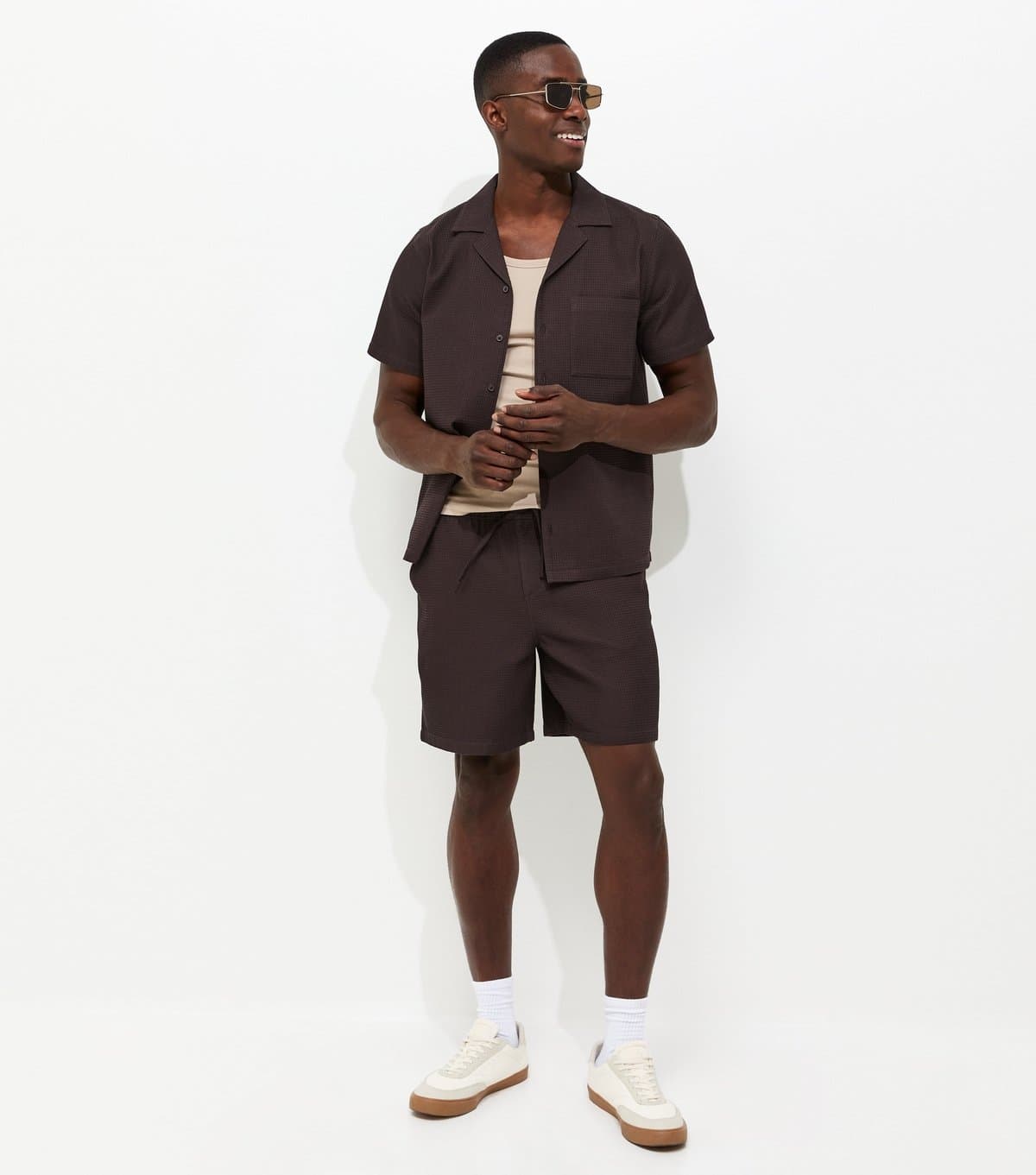 New Look Men's Dark Brown Waffle Drawstring Shorts New Look