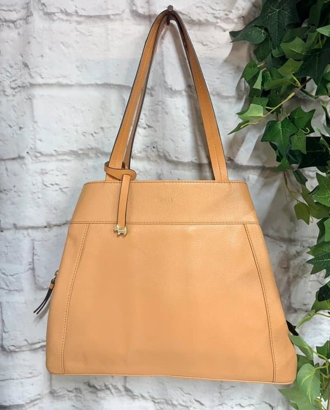 Radley Radley BNWOT “Shepherdess Walk” Medium Leather Shoulder Bag