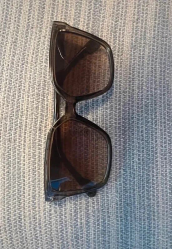 The Unbranded Brand Brown coloured sunglasses, perfect for city breaks cruisers or summer beach holidays