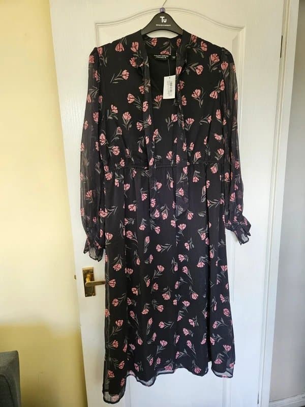 Dorothy Perkins Dorothy Perkins Floral Chiffon Tie-Neck Midi Dress, Size 18