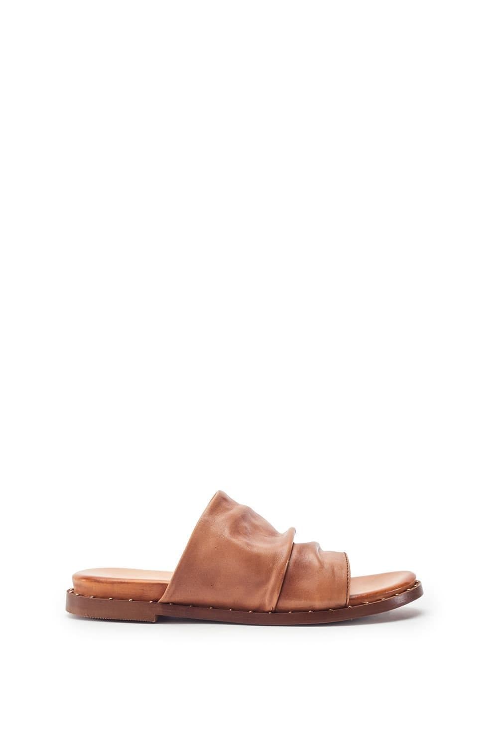 Moda In Pelle Moda In Pelle Women's 'Jerri' Leather Slider Sandals in Tan