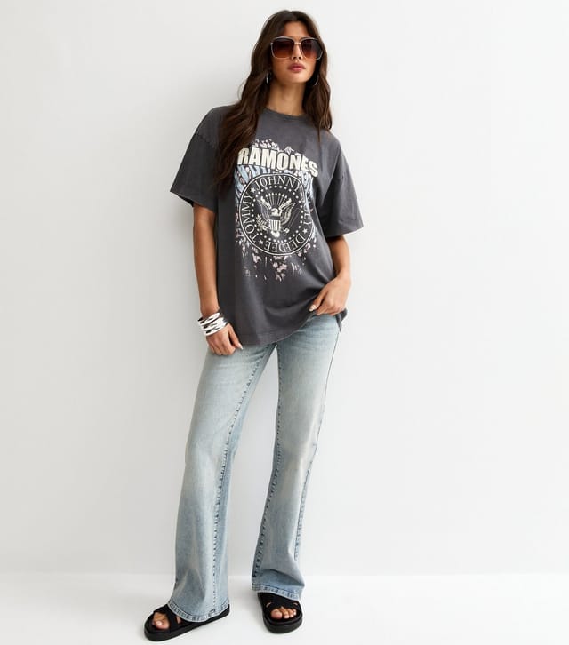 New Look Women's Dark Grey Distressed Effect Ramones Print Oversized T-Shirt New Look - 3