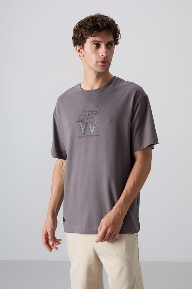 Tommy Life Tommy Life Men's Oversized Logo Crew Neck T-Shirt in Charcoal - 2