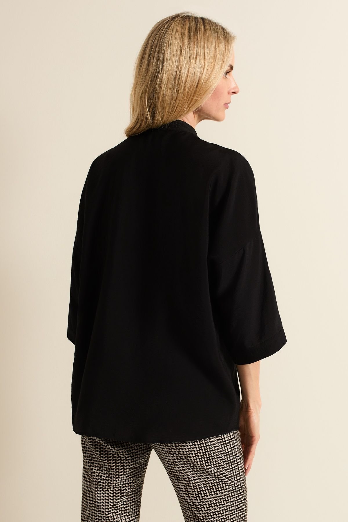 Phase Eight Phase Eight Women's Cynthia Button Detail Shirt in Black - 4