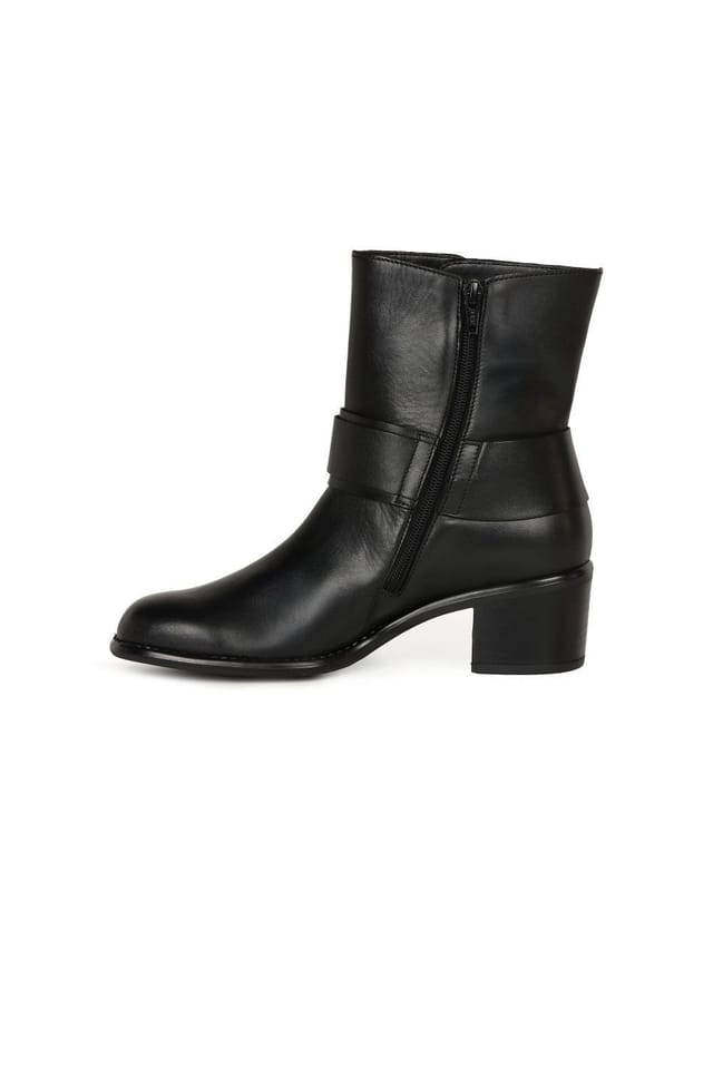 Gabor Gabor Women's 'Easel' Low Heeled Ankle Boots in Black - 2
