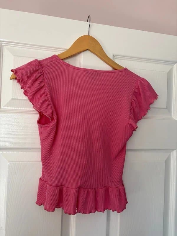 New Look Pink Ruched Front Frill Crop Top – New Look
