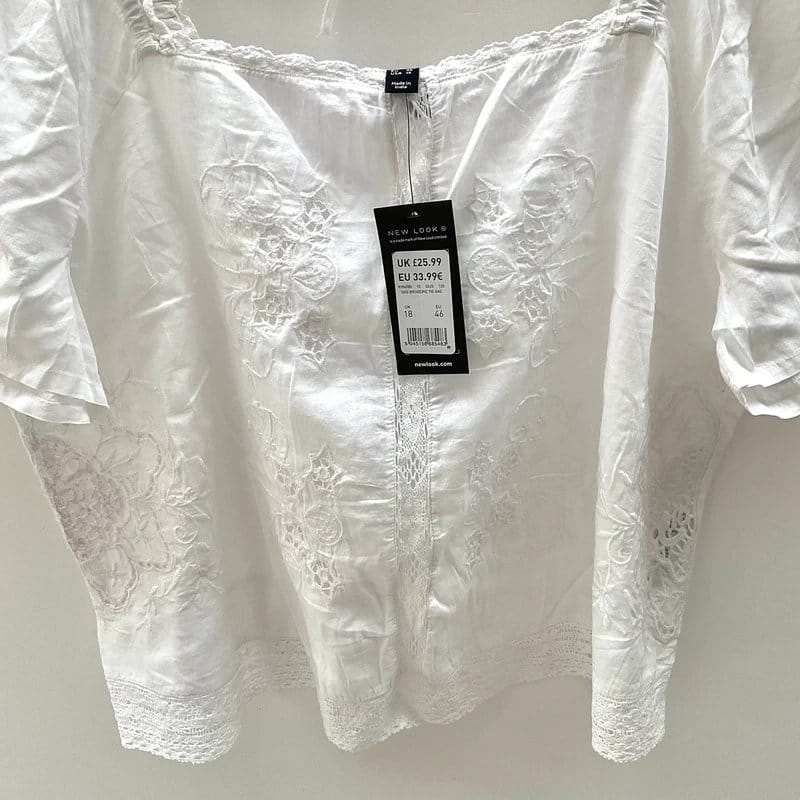 White short sleeve floaty top