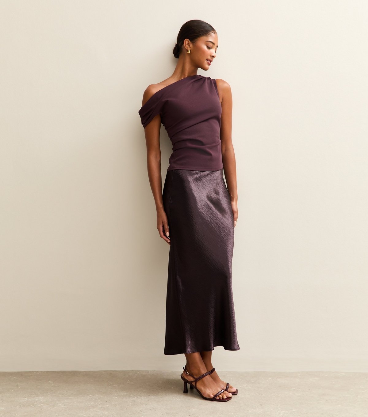 New Look Women's Dark Burgundy Satin Midi Skirt New Look - 3