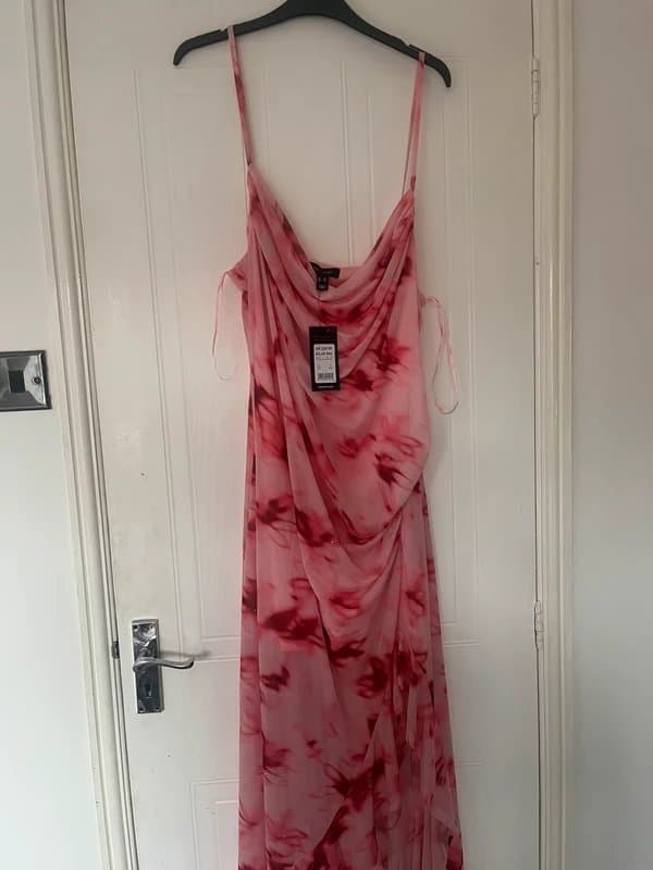 New Look Mesh Pink diamanté embellished floral print split leg maxi dress