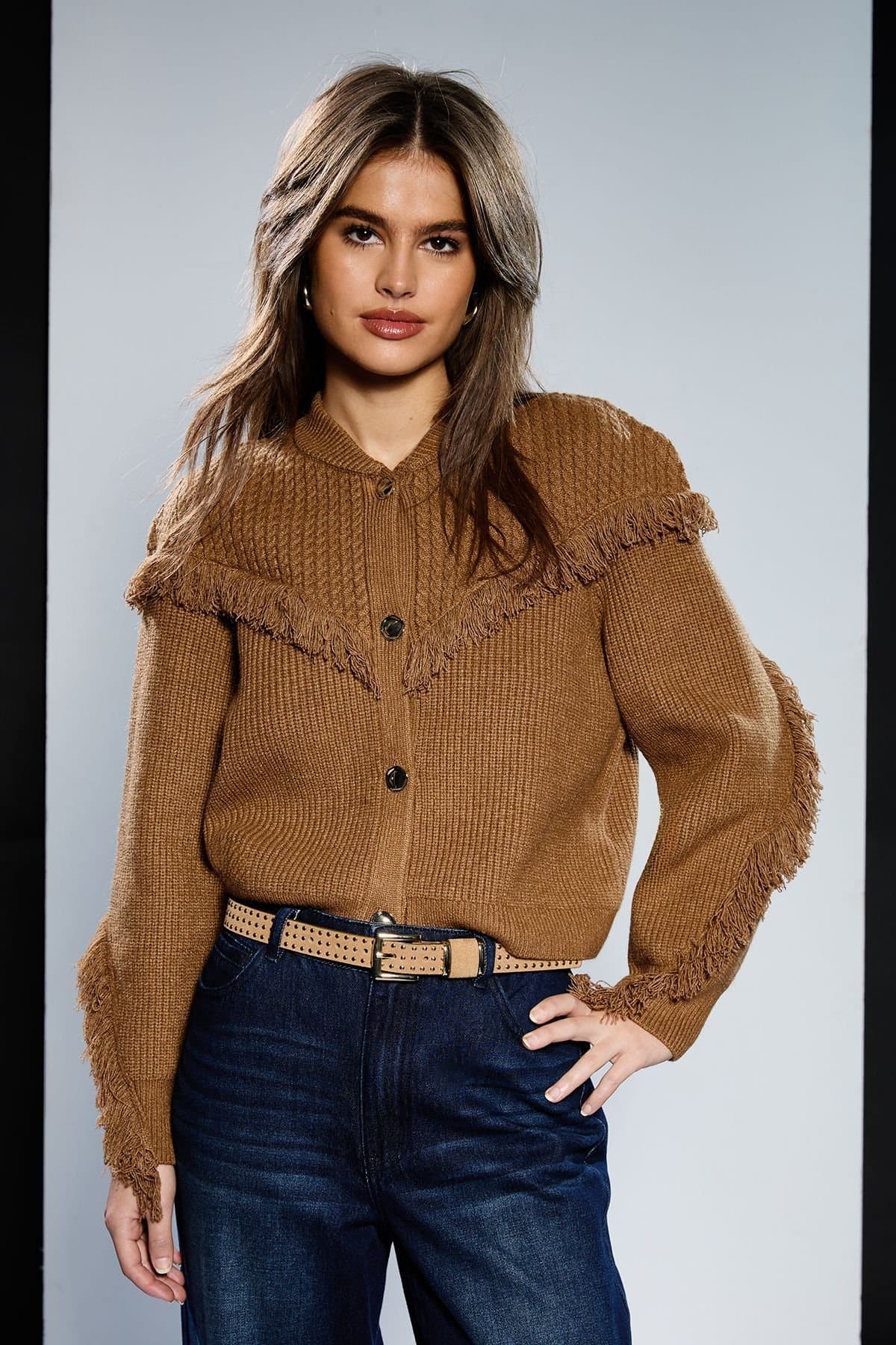 RUNWAY 1.8.1.8 RUNWAY 1.8.1.8 Women's . Cable Cardi With Tassel in Camel