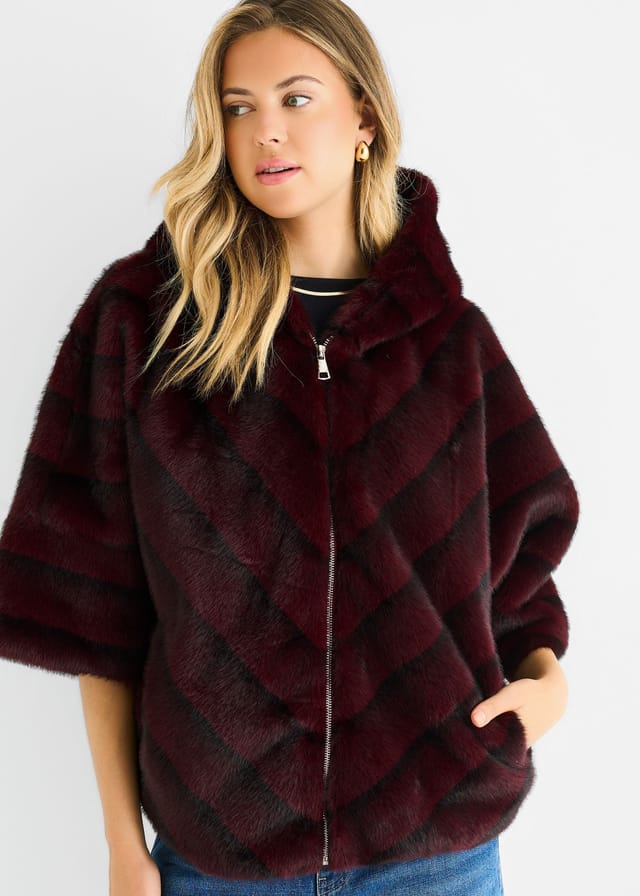 Gini London Gini London Women's Burgundy Hooded Chevron Faux Fur Cape Jacket - 2