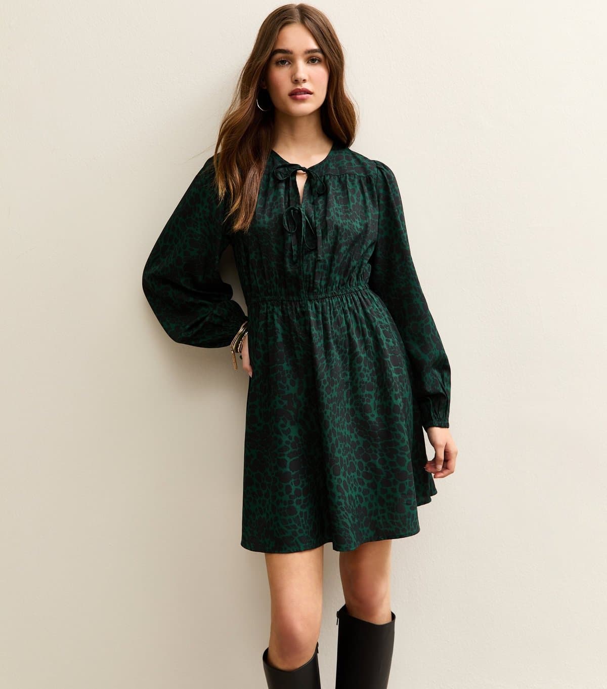 New Look Women's Green Animal Print Crepe Tie Front Mini Smock Dress New Look