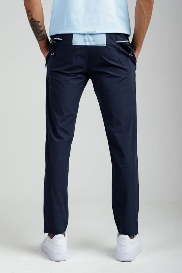 Foray Foray Men's Regular Fit Lightweight Technical Stretch Joggers in Navy - 2